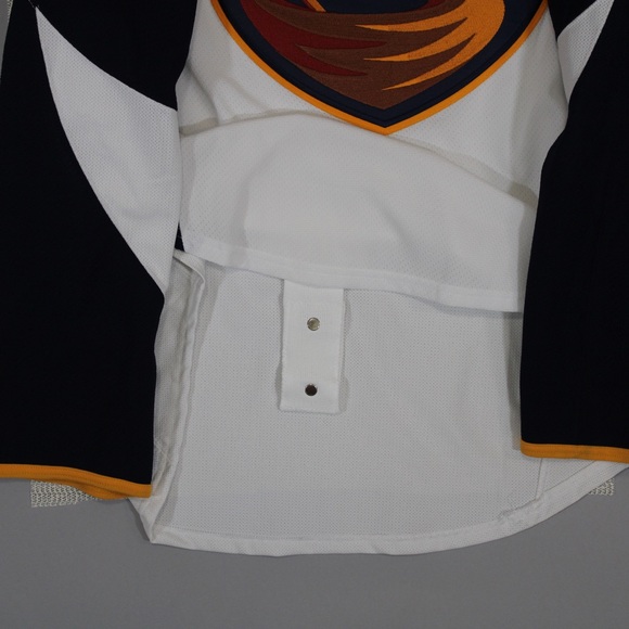 Atlanta Thrashers white team issue 56 Reebok - Picture 3 of 4